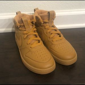 Never worn, Nike High tops Kid size 3